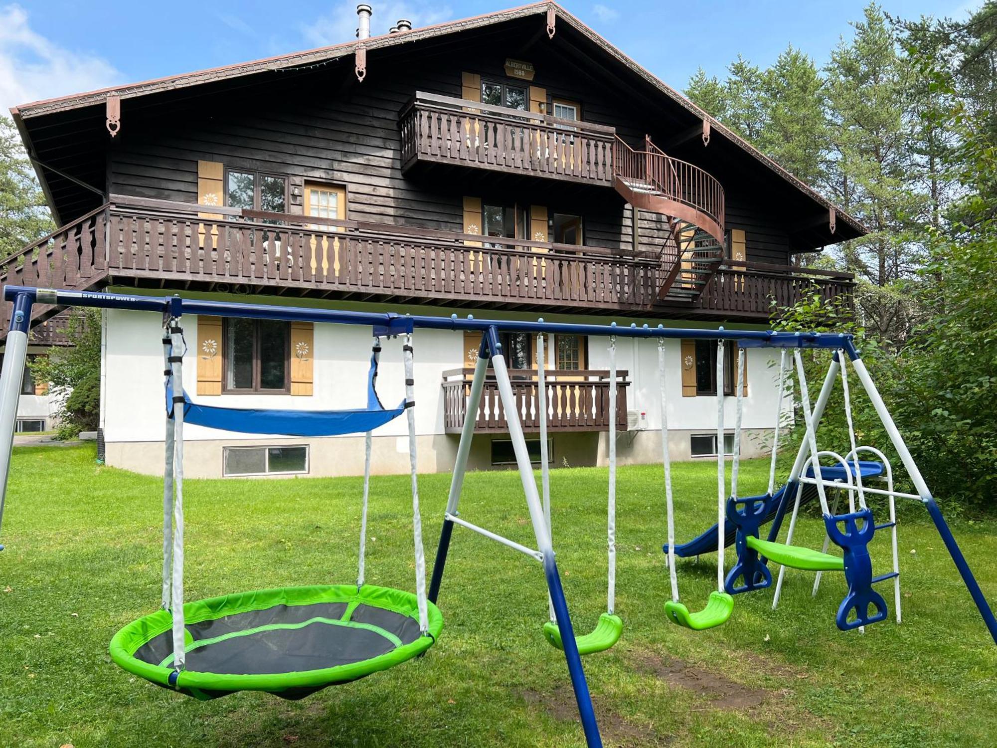 Chalets Montmorency Mont-Sainte-Anne ภายนอก รูปภาพ