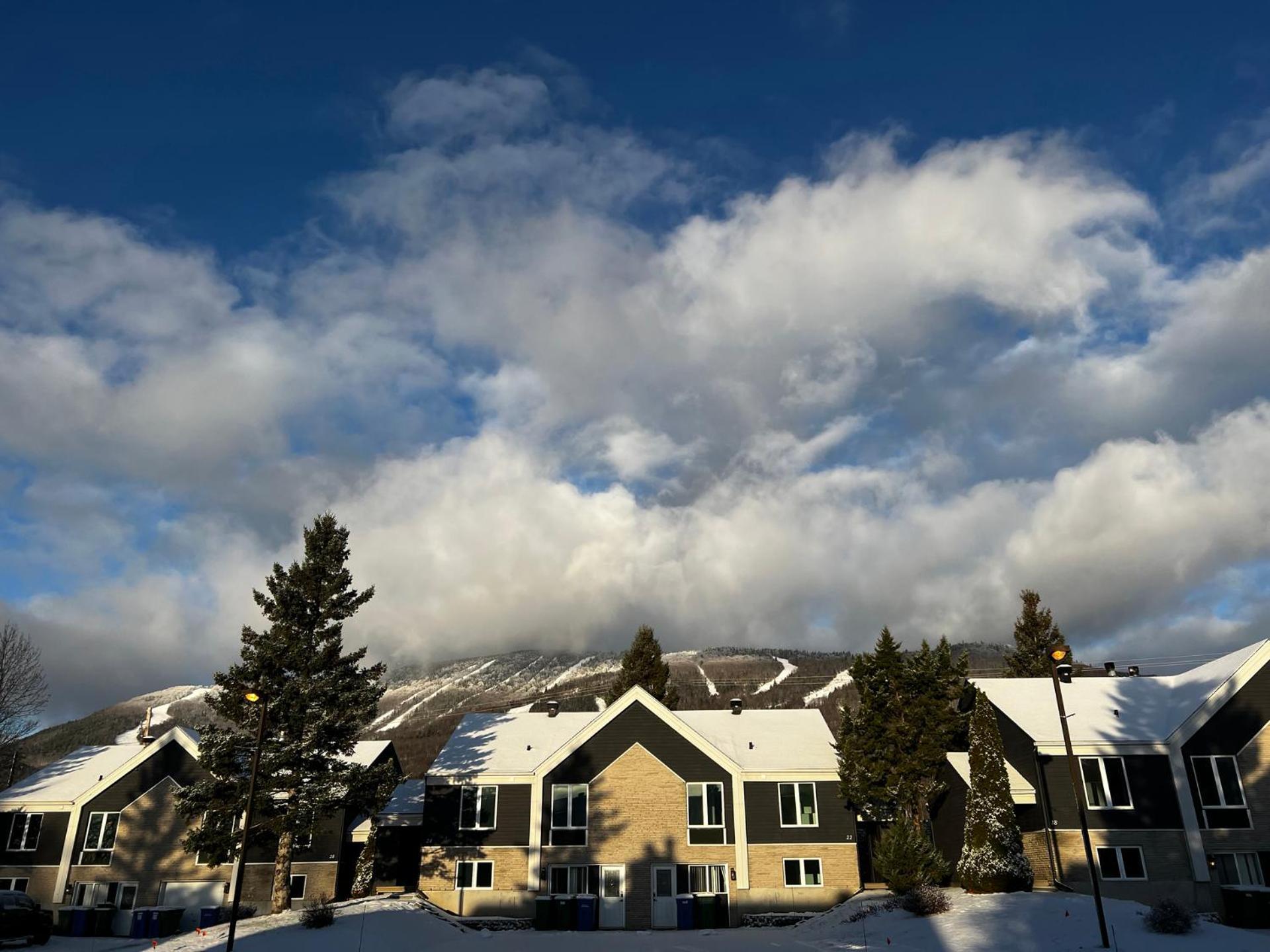 Chalets Montmorency Mont-Sainte-Anne ภายนอก รูปภาพ