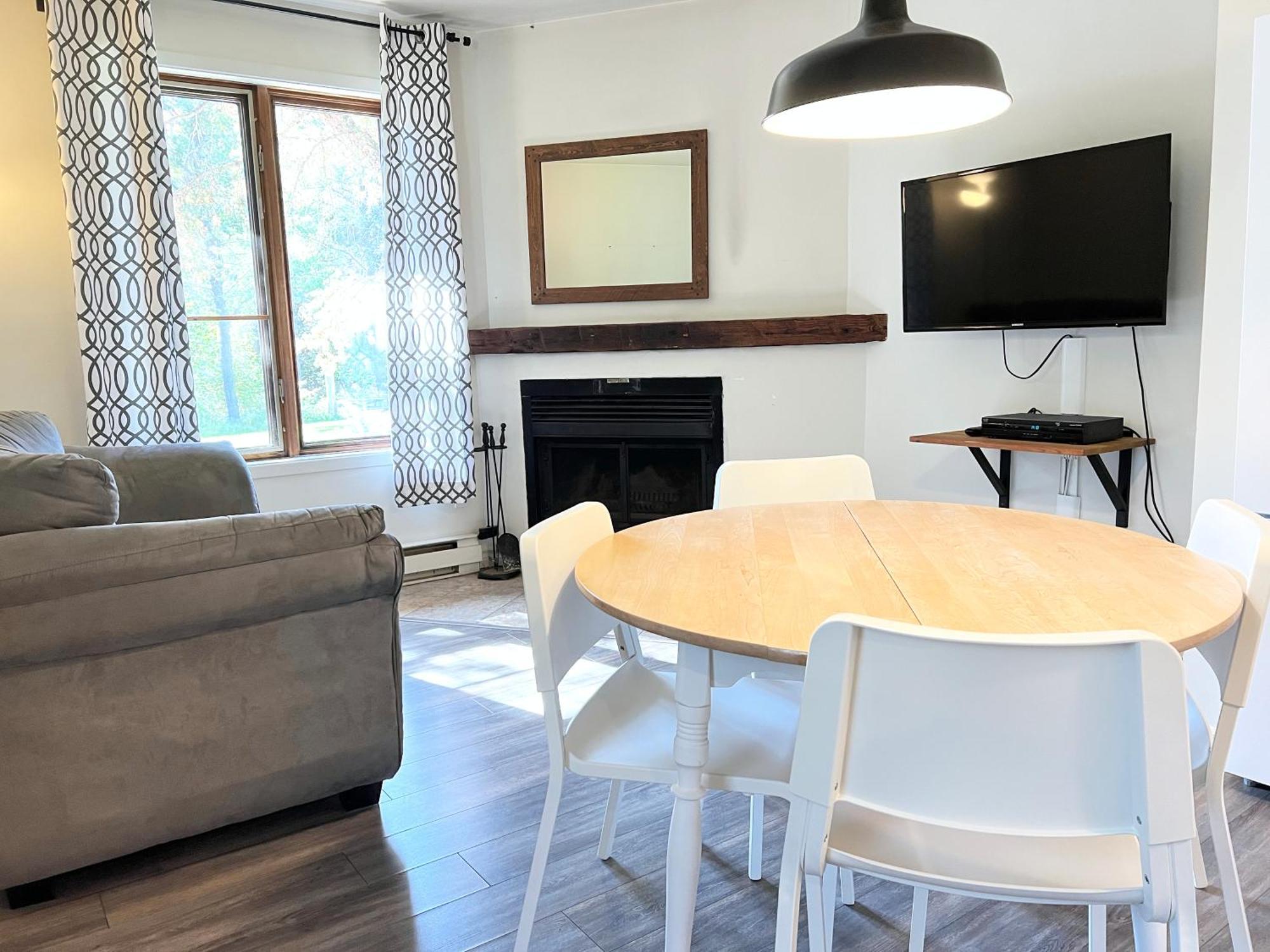 Chalets Montmorency Mont-Sainte-Anne ภายนอก รูปภาพ