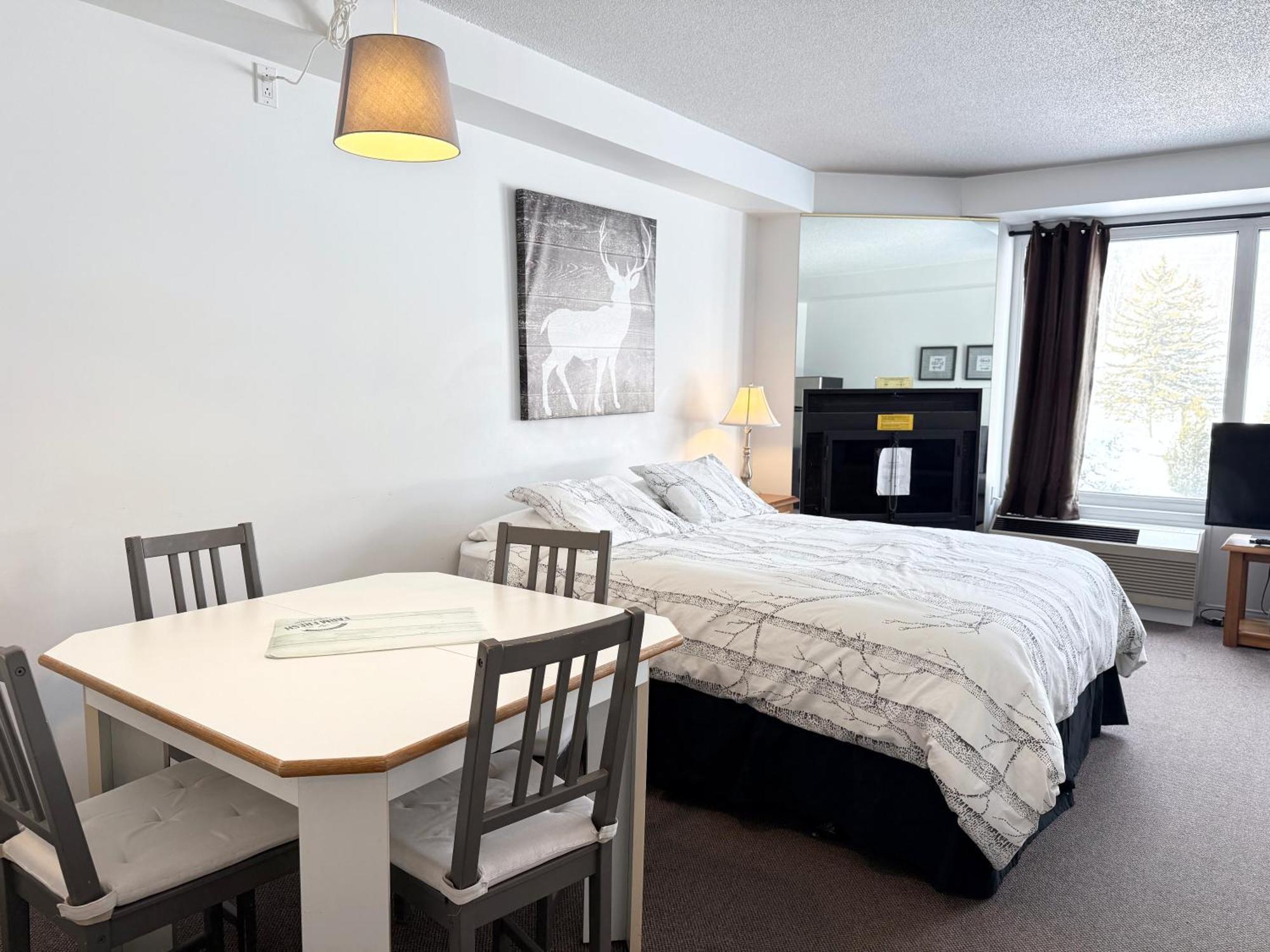 Chalets Montmorency Mont-Sainte-Anne ภายนอก รูปภาพ